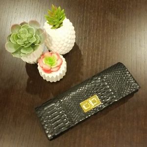 Black Clutch